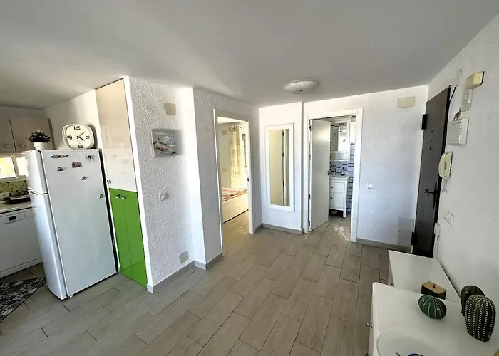 Apartment Marvelous Sea & Garden View, Near Carihuela *