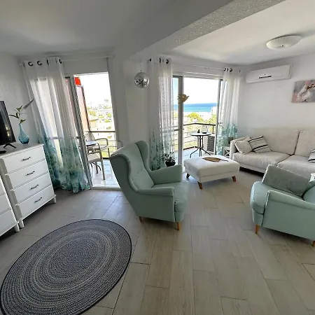Apartment Marvelous Sea & Garden View, Near Carihuela Torremolinos
