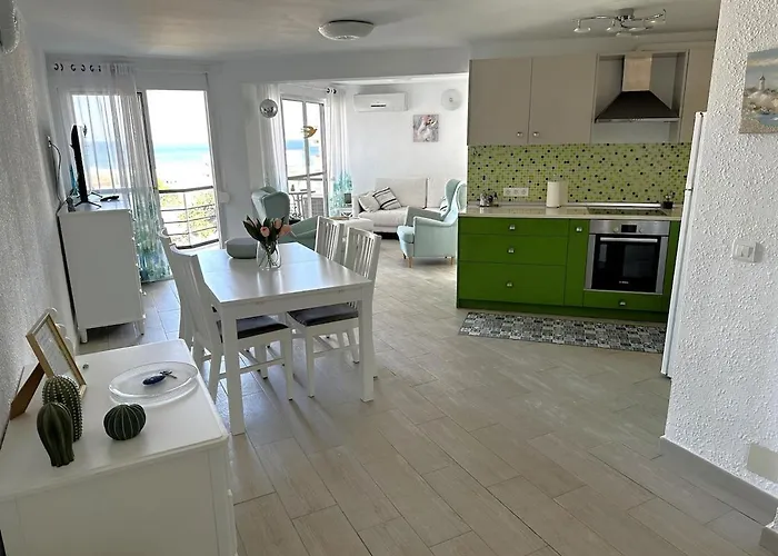 Appartement Marvelous Sea & Garden View, Near Carihuela *