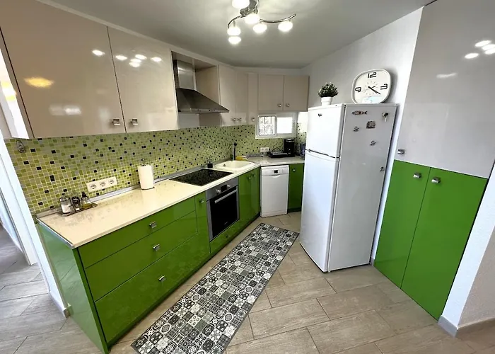 Marvelous Sea & Garden View, Near Carihuela *