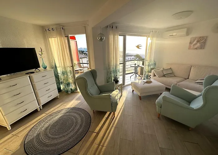 Marvelous Sea & Garden View, Near Carihuela Torremolinos