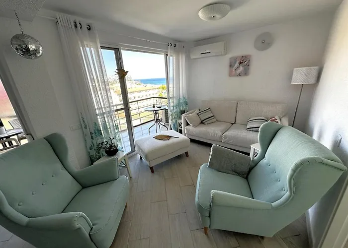 Appartement Marvelous Sea & Garden View, Near Carihuela